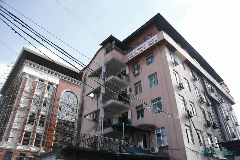 सर्वोच्च अदालतमा एमालेले दायर गरेको रिटमा के छ?