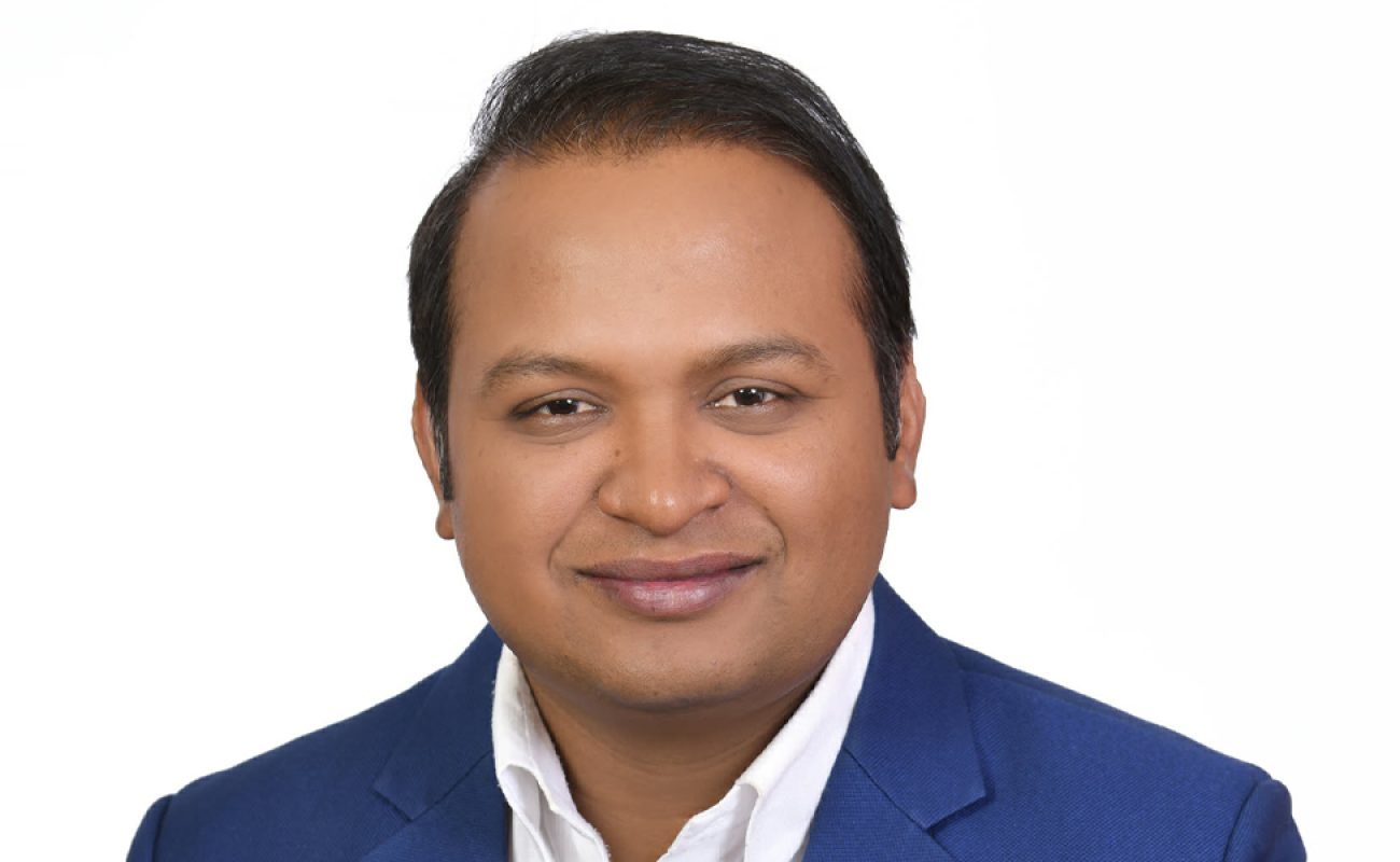 श्रममन्त्री दीपक साह पदमुक्त