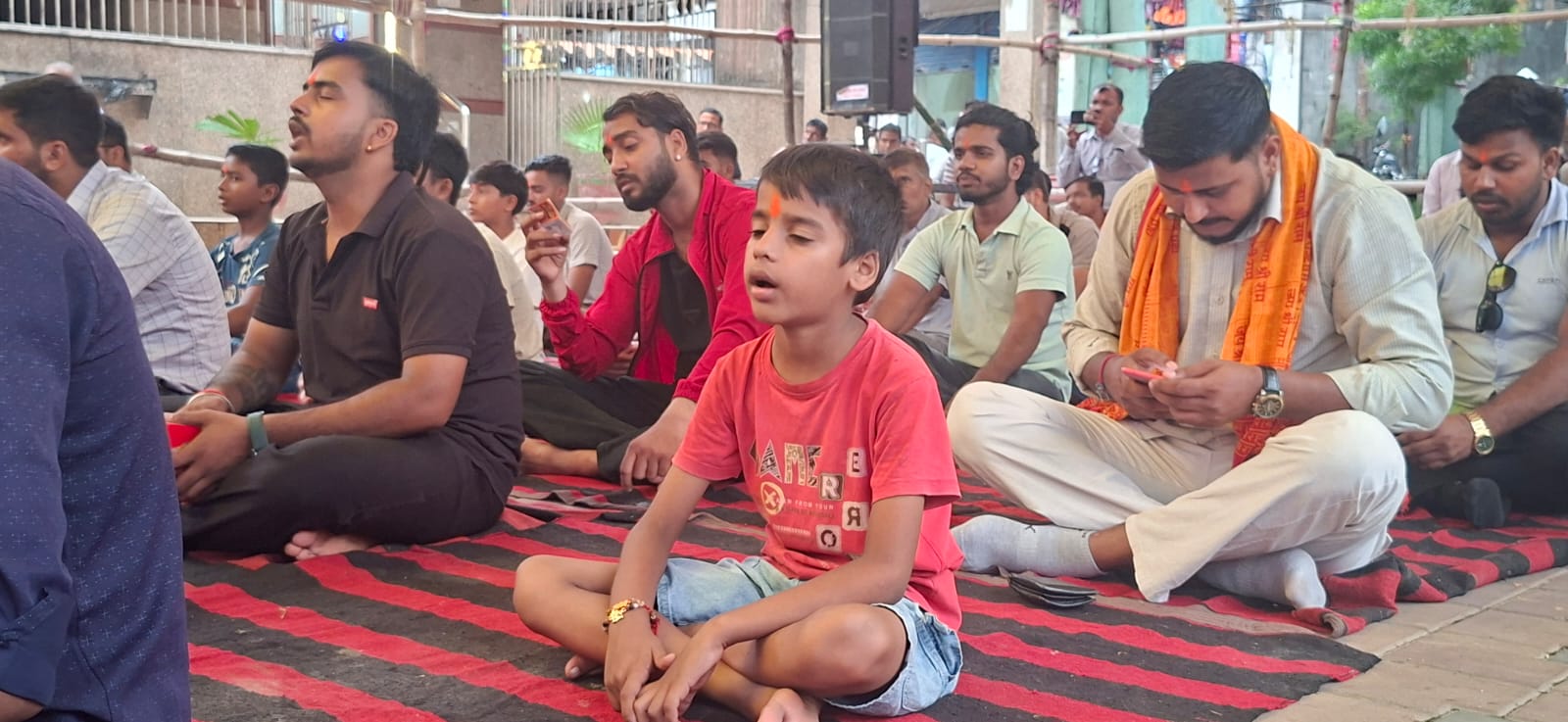 विश्व हिन्दू परिषद नेपाल, वीरगञ्ज महानगर समितिको आयोजनामा माइस्थान मन्दिर प्राङ्गणमा सामूहिक हनुमान चालीसा पाठ सम्पन्न भएको छ।